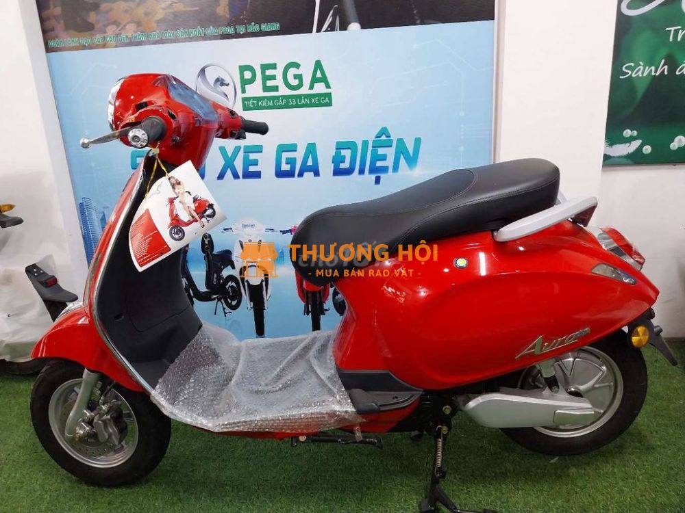 Pega Auras - Nữ hoàng áo đỏ đẹp không tỳ vết.