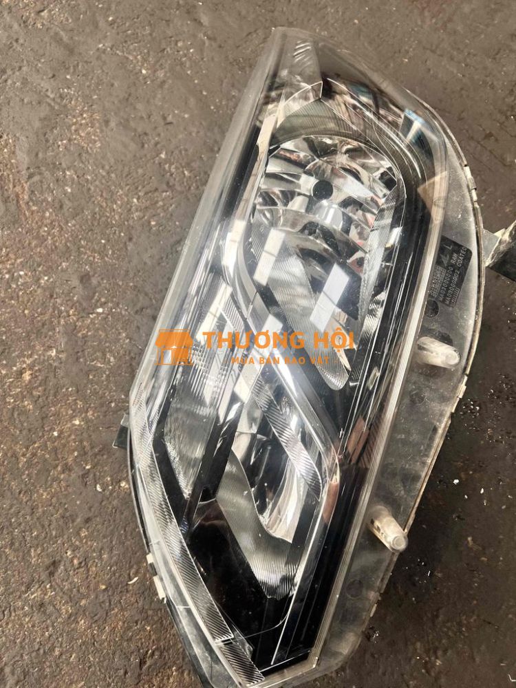 đen pha trước trailblazer 2018