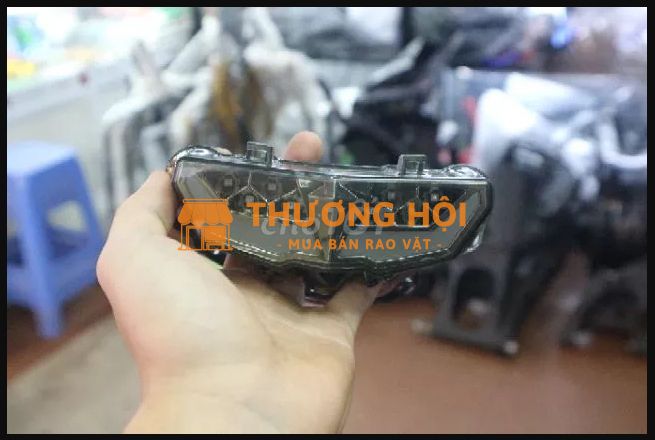 Bán đèn sau tích hợp xi nhan TFX