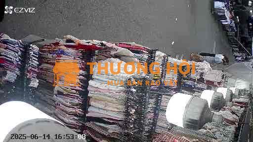 cần tuyển nhân viên bán và dọn hàng