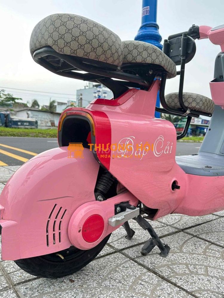 Xe điện chạy 50Km/H