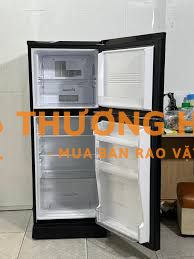 Thanh lý tủ lạnh còn mới + Tặng đế đỡ chân