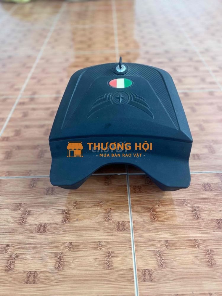 Thùng giữa xe máy