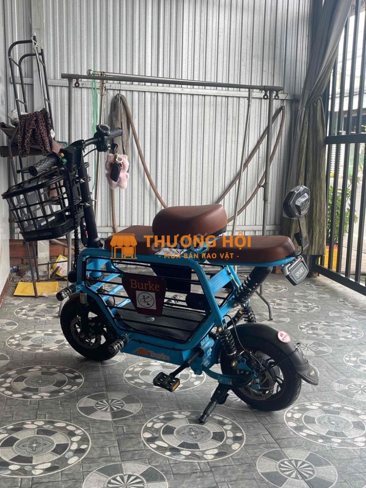 định đổi xe nên bán lại xe còn mới 90% pin cầm ok