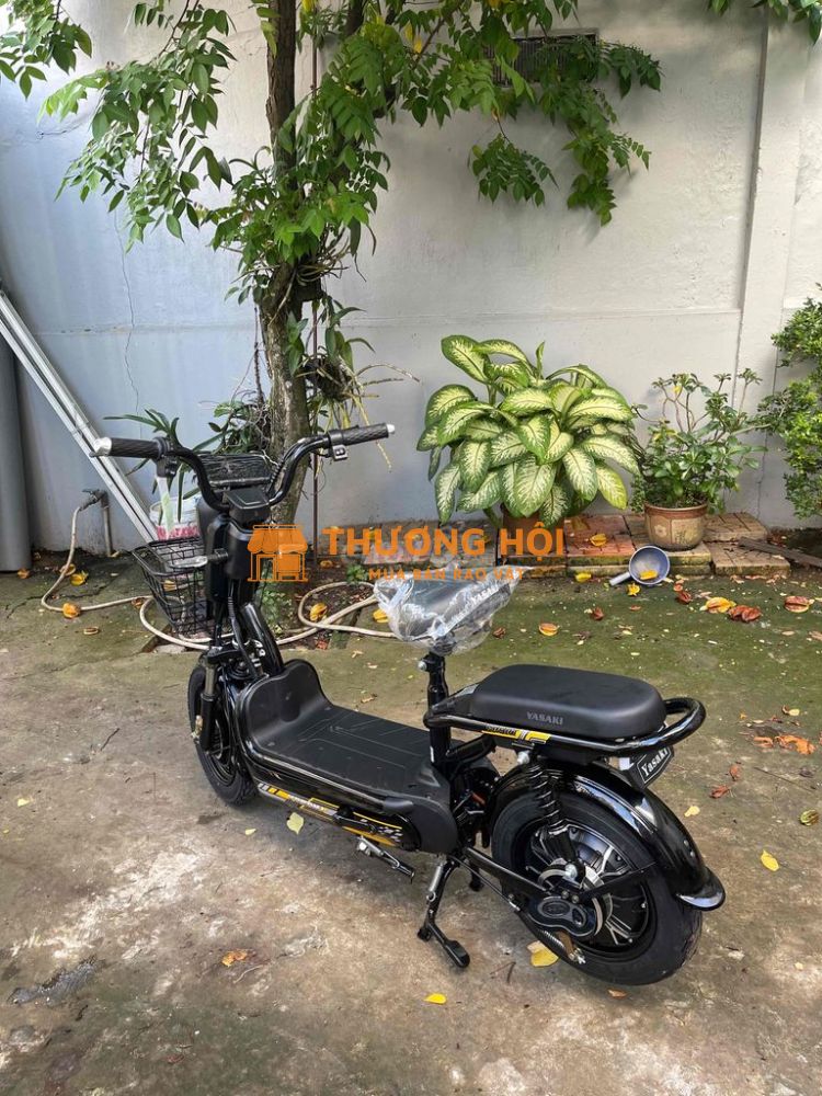 xe nhỏ gọn rất lùn , rất nhẹ