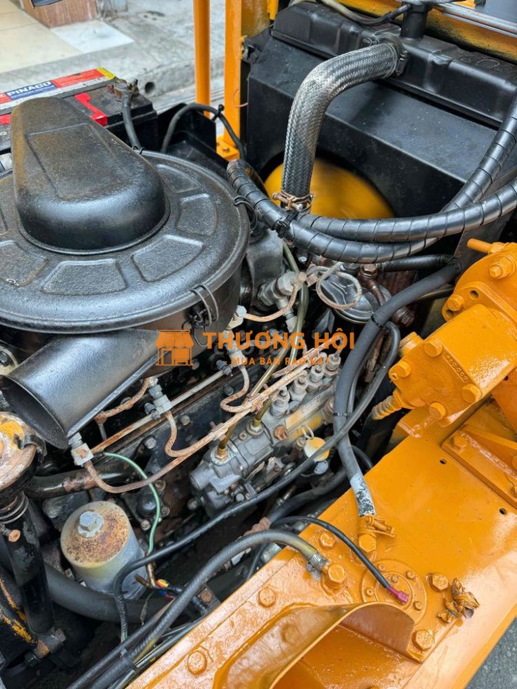 XE NÂNG, CẨU, LẬT ĐỔ 2.5 TẤN.