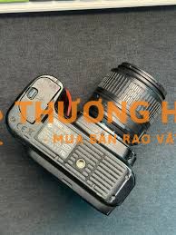 Nikon D90 + lens kit + phụ kiện (dây, túi đựng, pin, sạc)