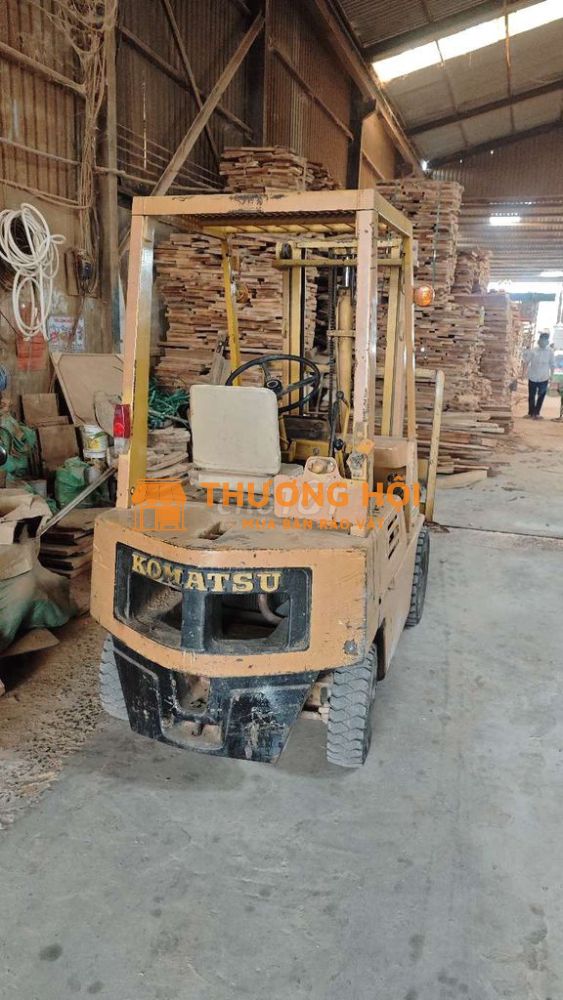 Cần bán xe nâng 1.5t còn hoạt động tốt. Giá 39tr