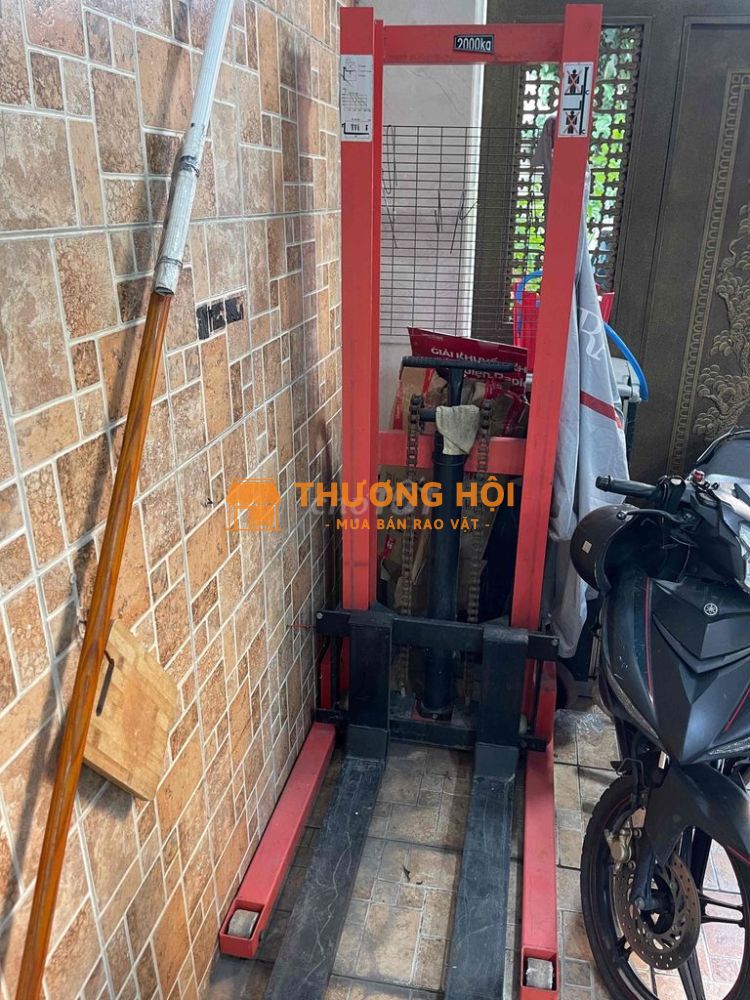 Xe nâng tay 2 Tấn