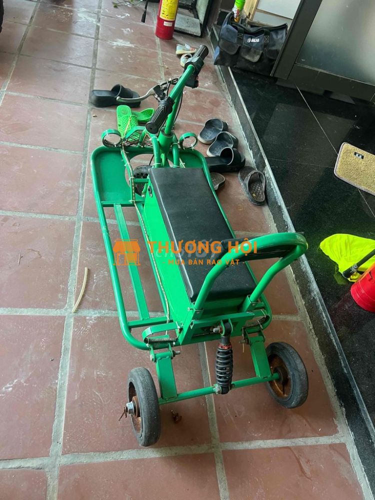 xe xuồng chở được 2 người 150kg. 2 bình ắc quy