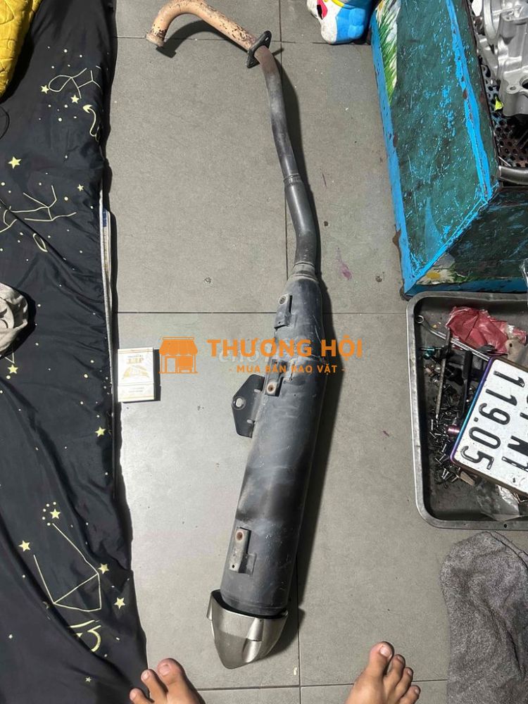 Ống pô xe máy kim loại màu đen