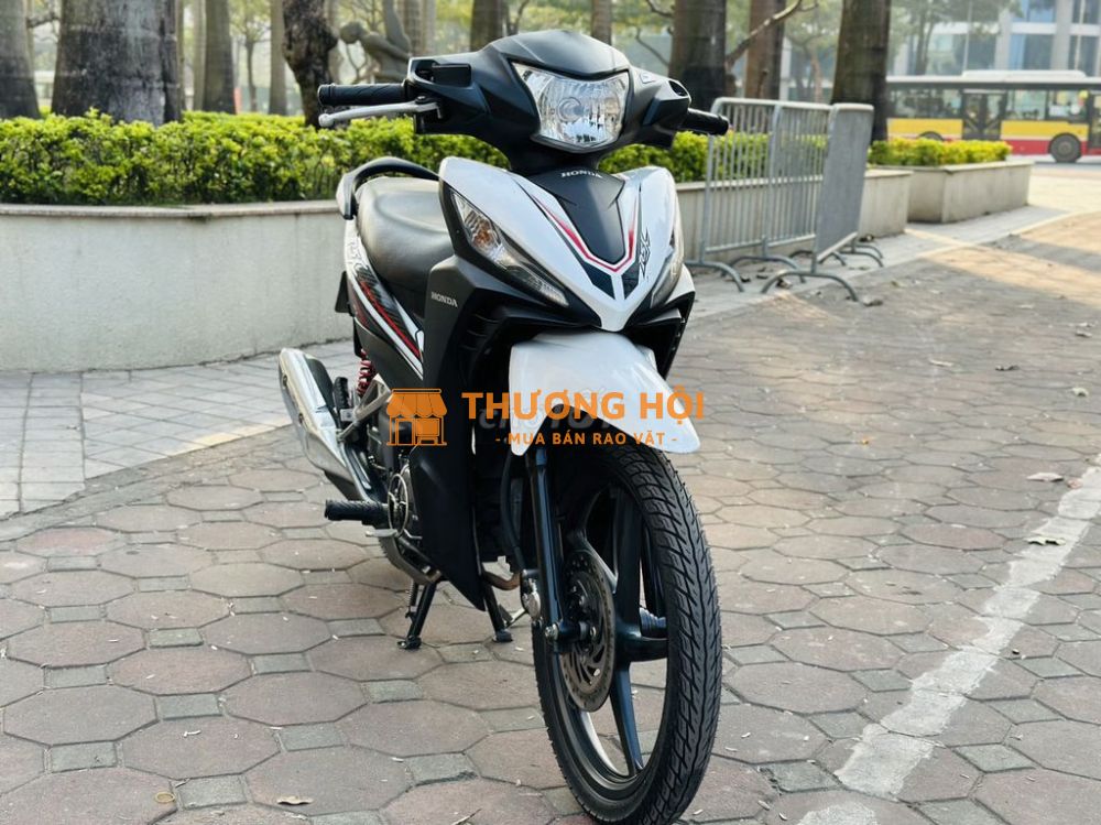 WAVE RSX FI TRẮNG ĐEN XE CHẠY LƯỚT
