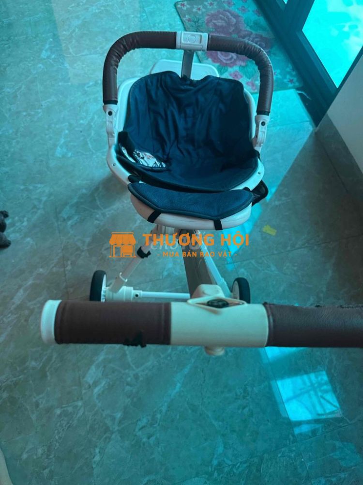 xe đẩy trẻ em