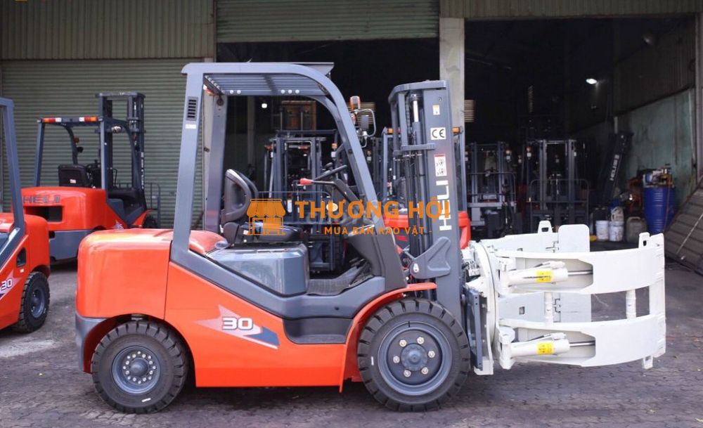 Xe Nâng HeLi kẹp cuộn giấy đa chức năng