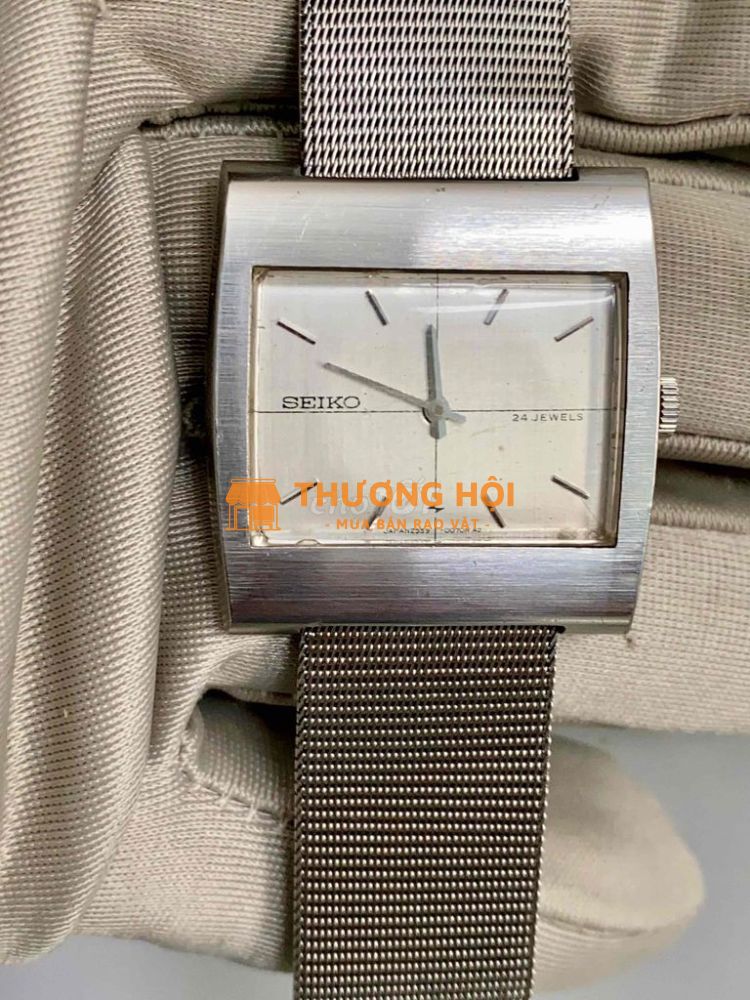Đồng hồ cổ form tivi thương hiệu Seiko