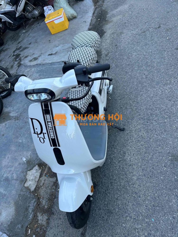 thanh lí xe điện christian Dior