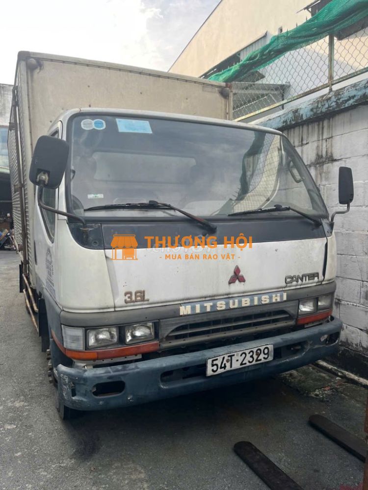 bán xe ô tô tải ( Thùng kín) Mitsubishi 3.2 tấn