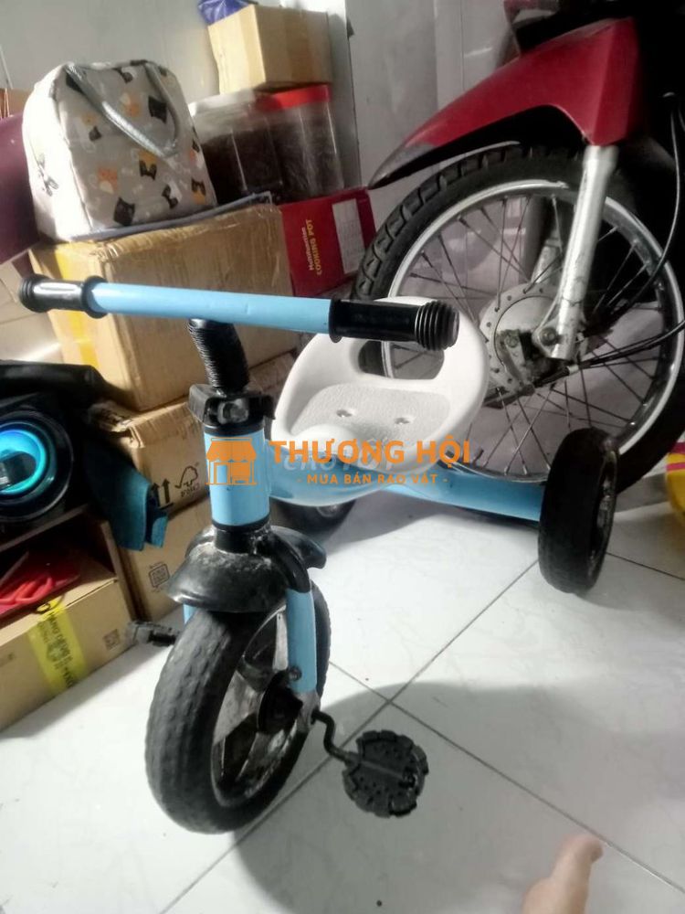 Nhà trật bán