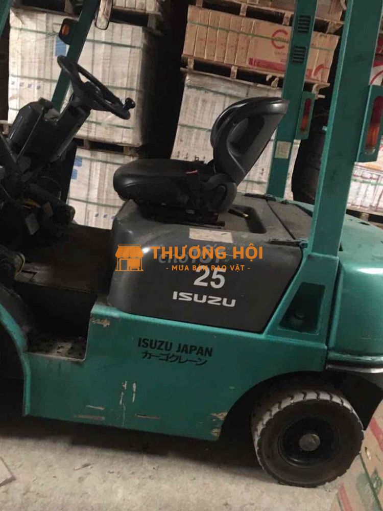 cần bán xe nâng ISUZU