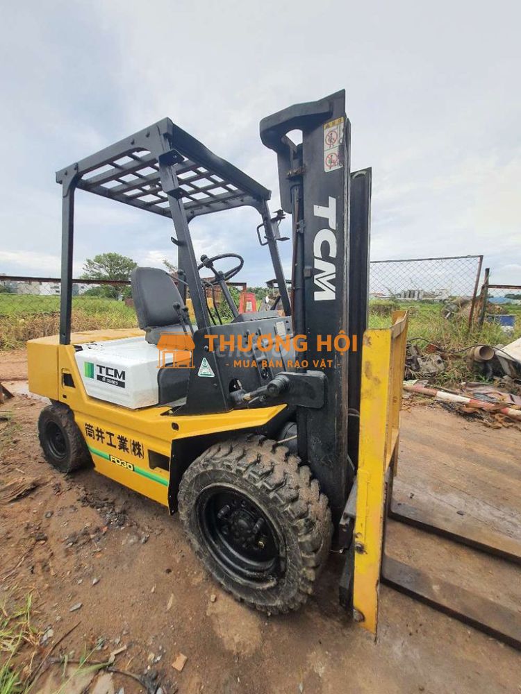 Bán xe nâng 3 tấn máy dầu TCM.