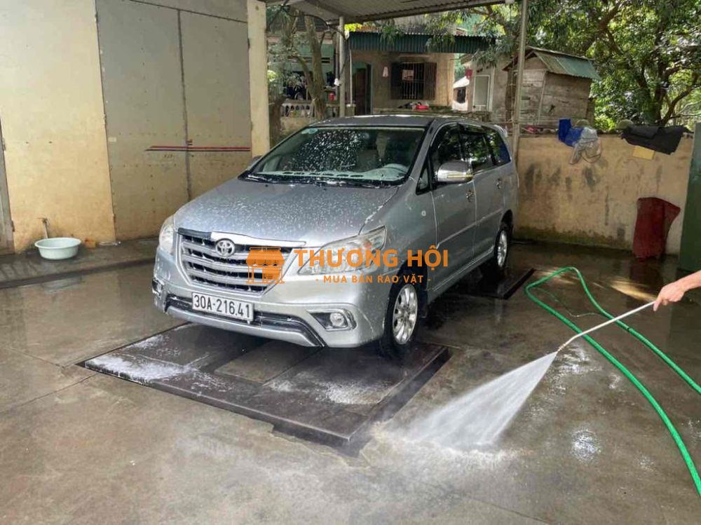 Toyota Innova 2014 E - 55555 km