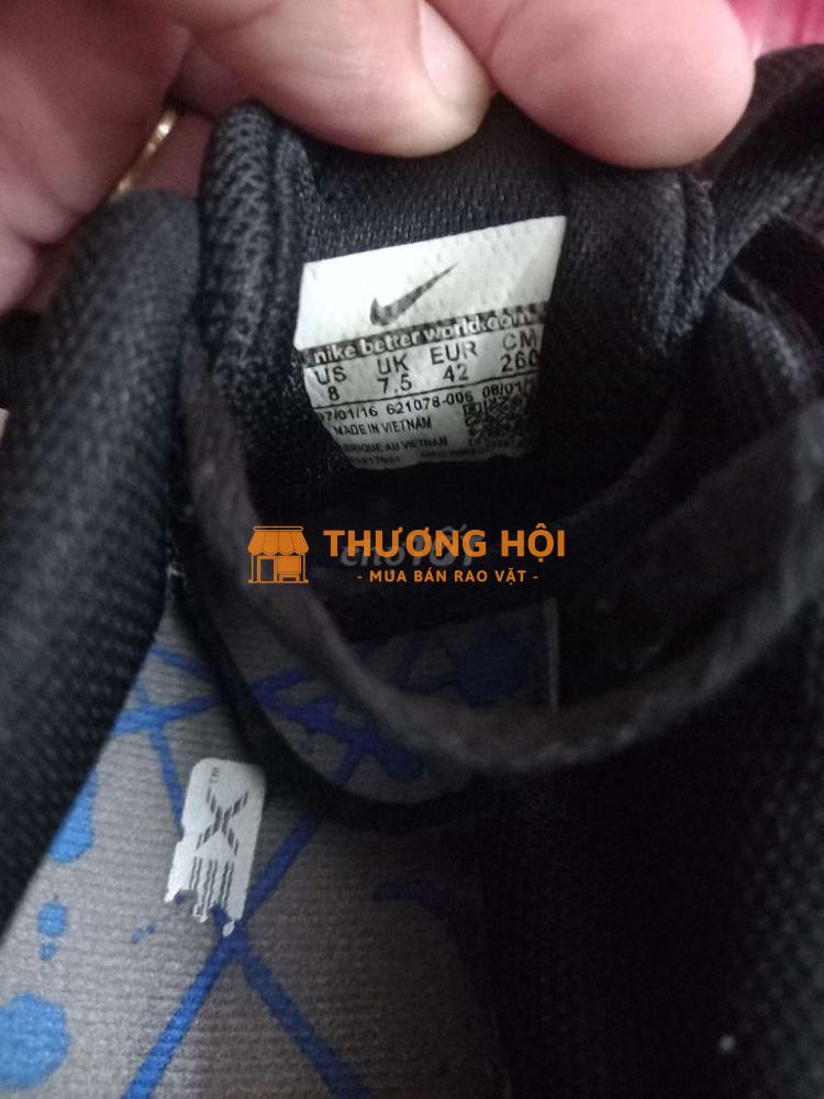 Dư pass rẻ đôi giày TT siêu nhẹ size 42 ôm đẹp ạ