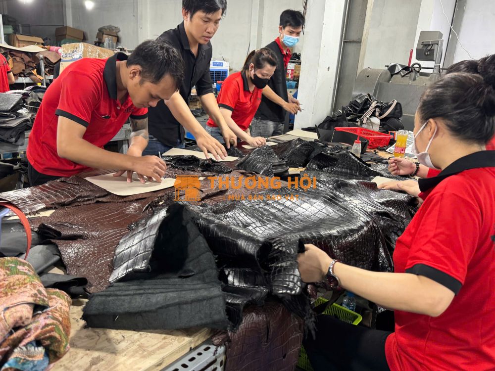 NHẬN MAY MẪU THIẾT KẾ ĐỒ DA – XƯỞNG TRƯỜNG CHINH XTC HỖ TRỢ TẬN TÌNH