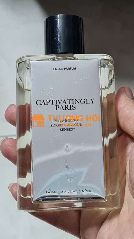 Nước hoa nữ hương thơm tươi ngọt quyến rũ