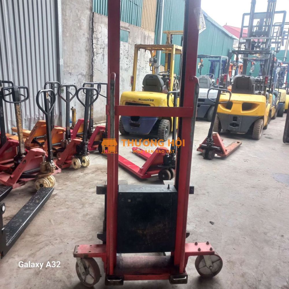 Xe nâng leo thùng xe tải trọng 1 tấn nâng cao 1m6