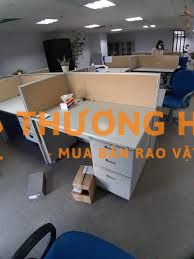 Cần thanh lý 25 bộ bàn ghế Hoà Phát và một bộ cửa kính văn phòng