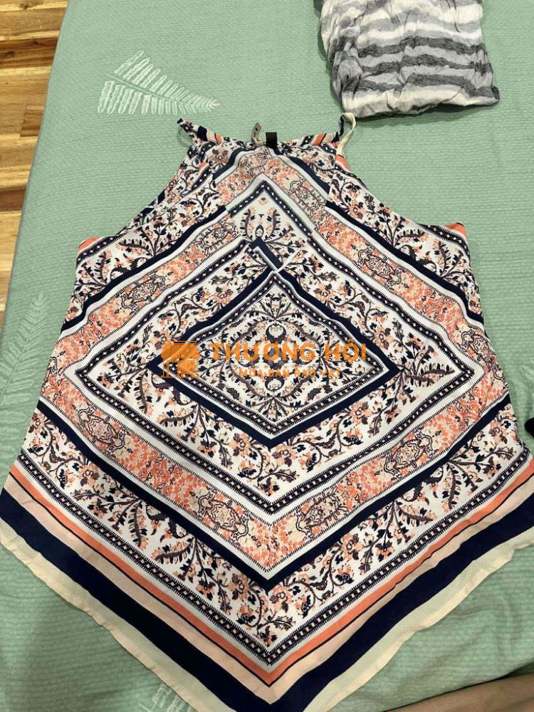 váy nữ chỉ mặc qua 1 đến 2 lần