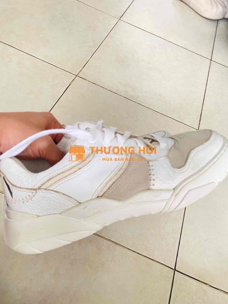 giày chính hãng Valentino Garavani sỉze 42