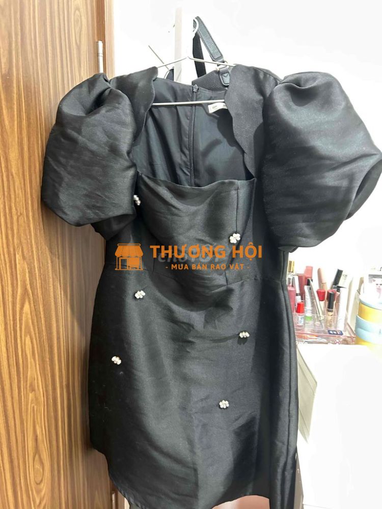 Thanh lý quần áo ít mặc