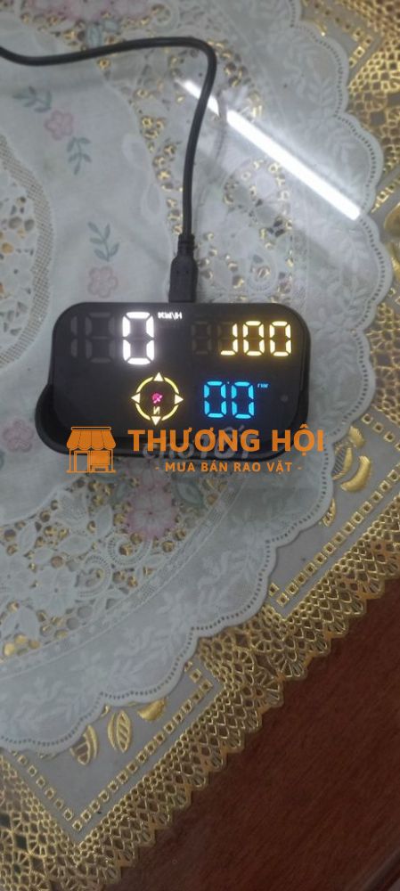 HUD M21 hiển thị tốc độ lên kính lái Ô tô