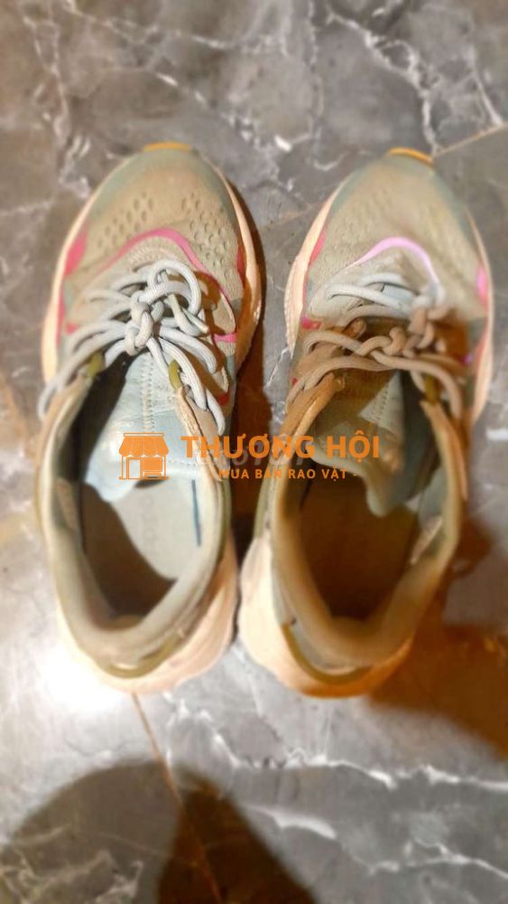 Giầy adidas chính hãng qua sử dụng , còn nguyên
