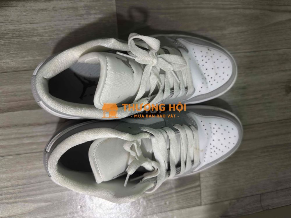 giày sneaker xám trắng size 37