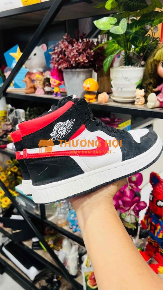 Thanh lý Giày thể thao Size 40 chân 25cm