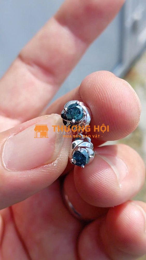 Hoa tai Au trắng 10k kim cương xanh tự nhiên 4ly5