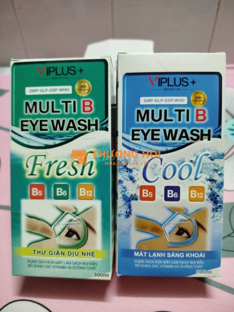 Cần bán lại 2 chai nước rửa mắt như hình + quà kèm
