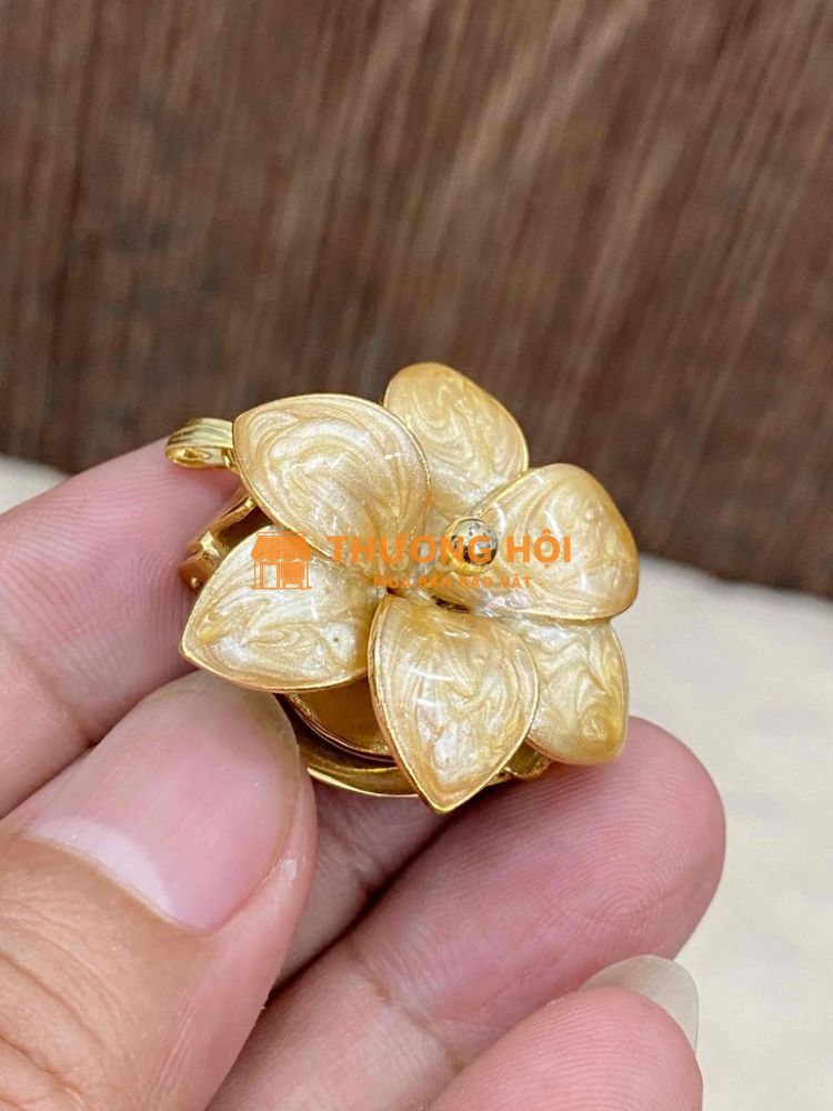 Mặt dây chuyền/ Cài áo si nhật mạ vàng hình cánh h