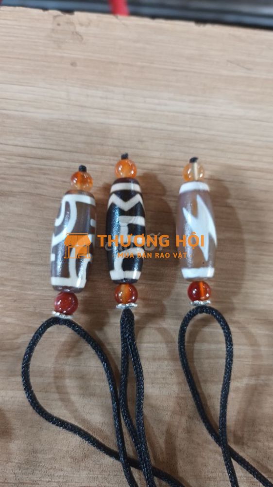 Sale 3 mặt đeo đá dz tây tạng y hình có sẵn dây