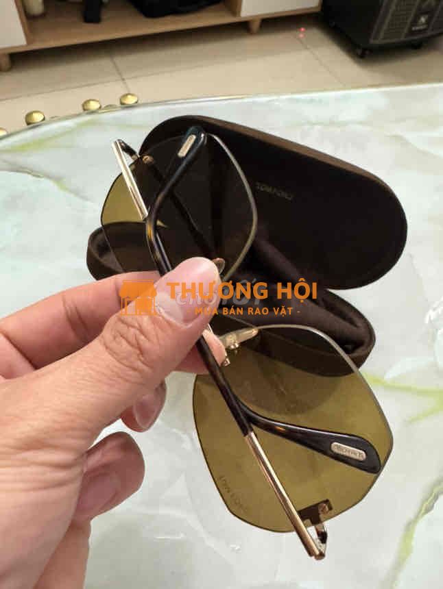 mắt kinh Tomford