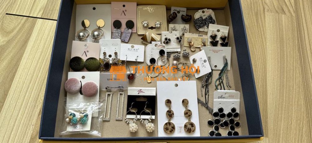Hàng mới 90% - Tất cả bông tai chỉ 200k