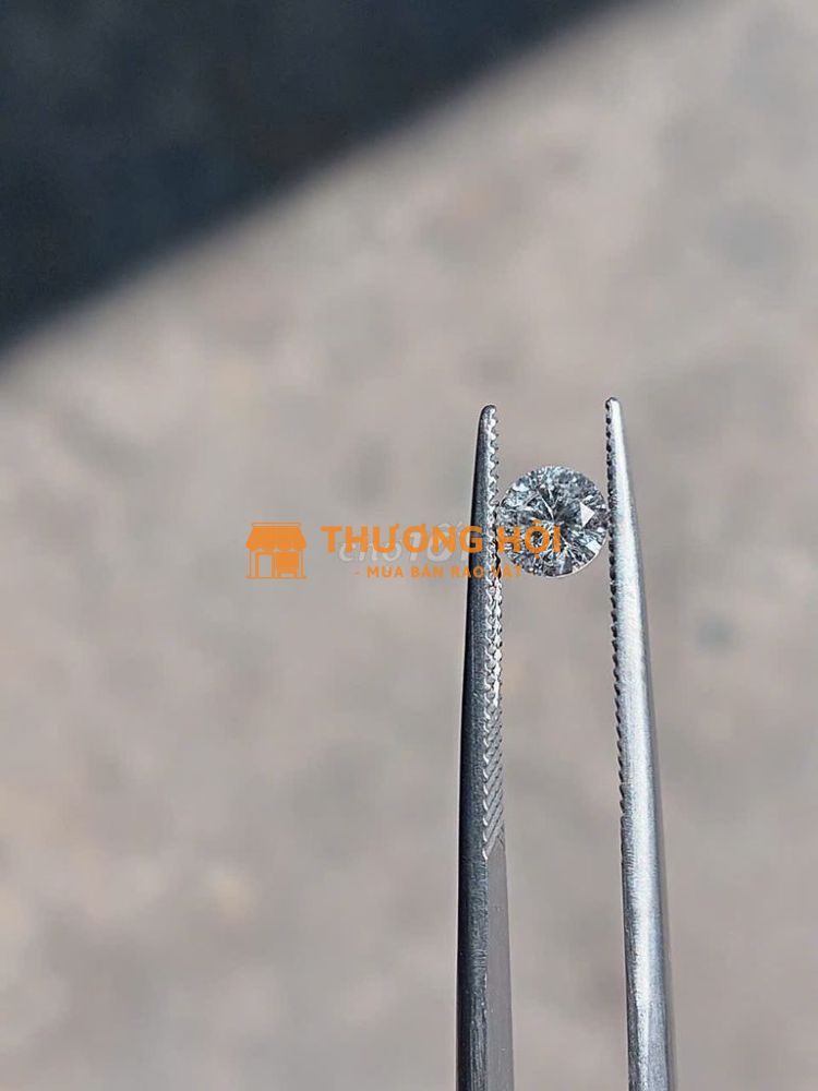 Sale viên kim cương tự nhiên 5ly2 trắng rực lửa