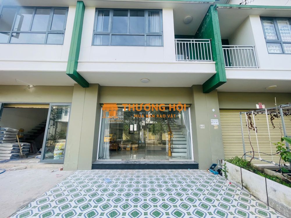 Hạ giá cần bán nhà phố mặt tiền đường Vành đai 4, có sổ hoàn công sẵn tại Thới Hòa, Bến Cát