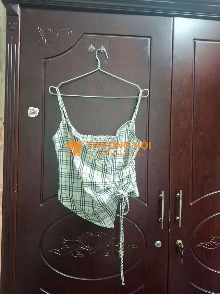 Áo croptop caro vải, màu kem đen
