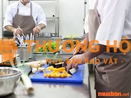 Nhân viên phục vụ, Phụ bếp