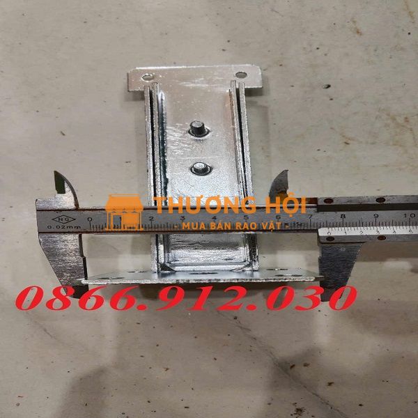 Ke đỡ bảng trượt, ke sắt treo bảng phụ kiện lắp bảng trượt hiện đại
