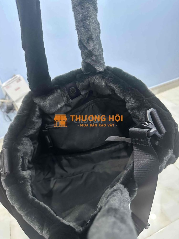 Túi đeo vai Nike lông mềm