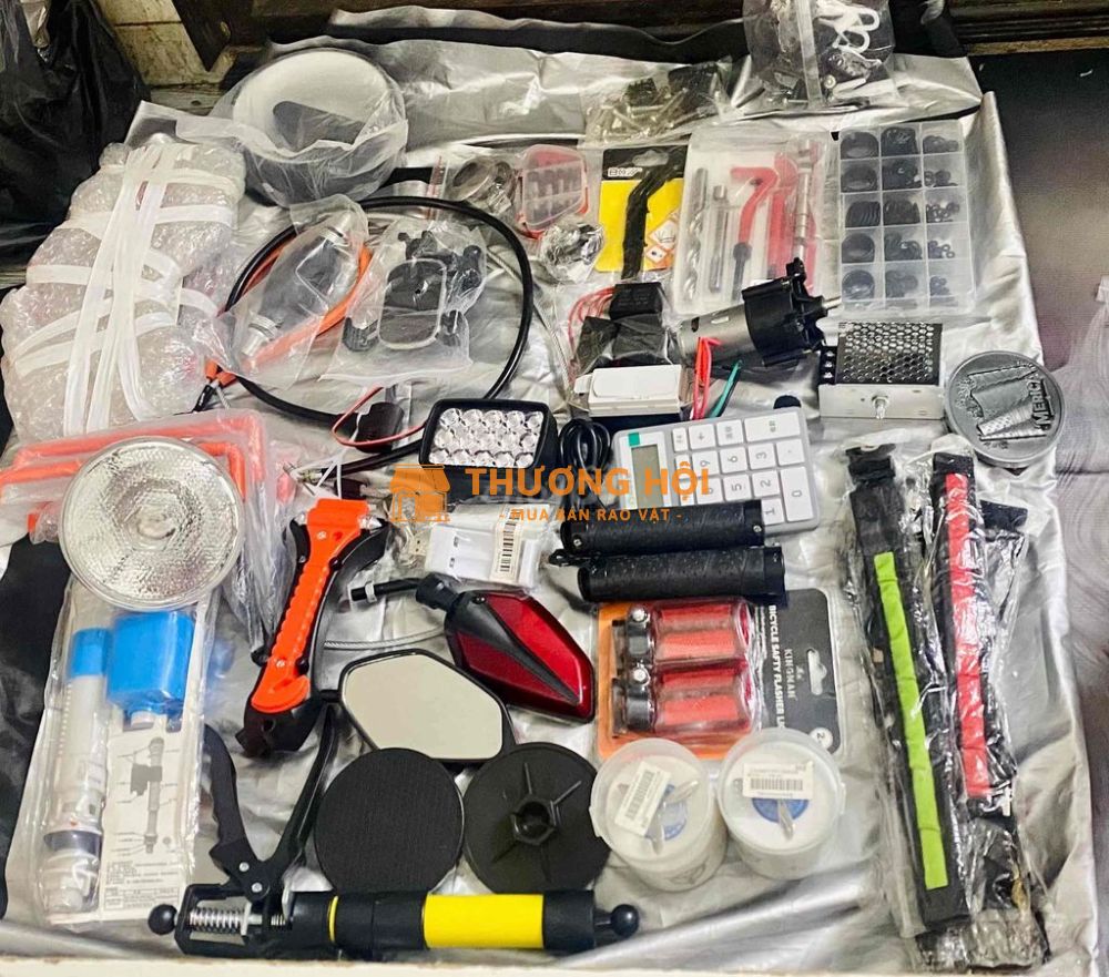 set phụ tùng , linh kiện lộn xộn